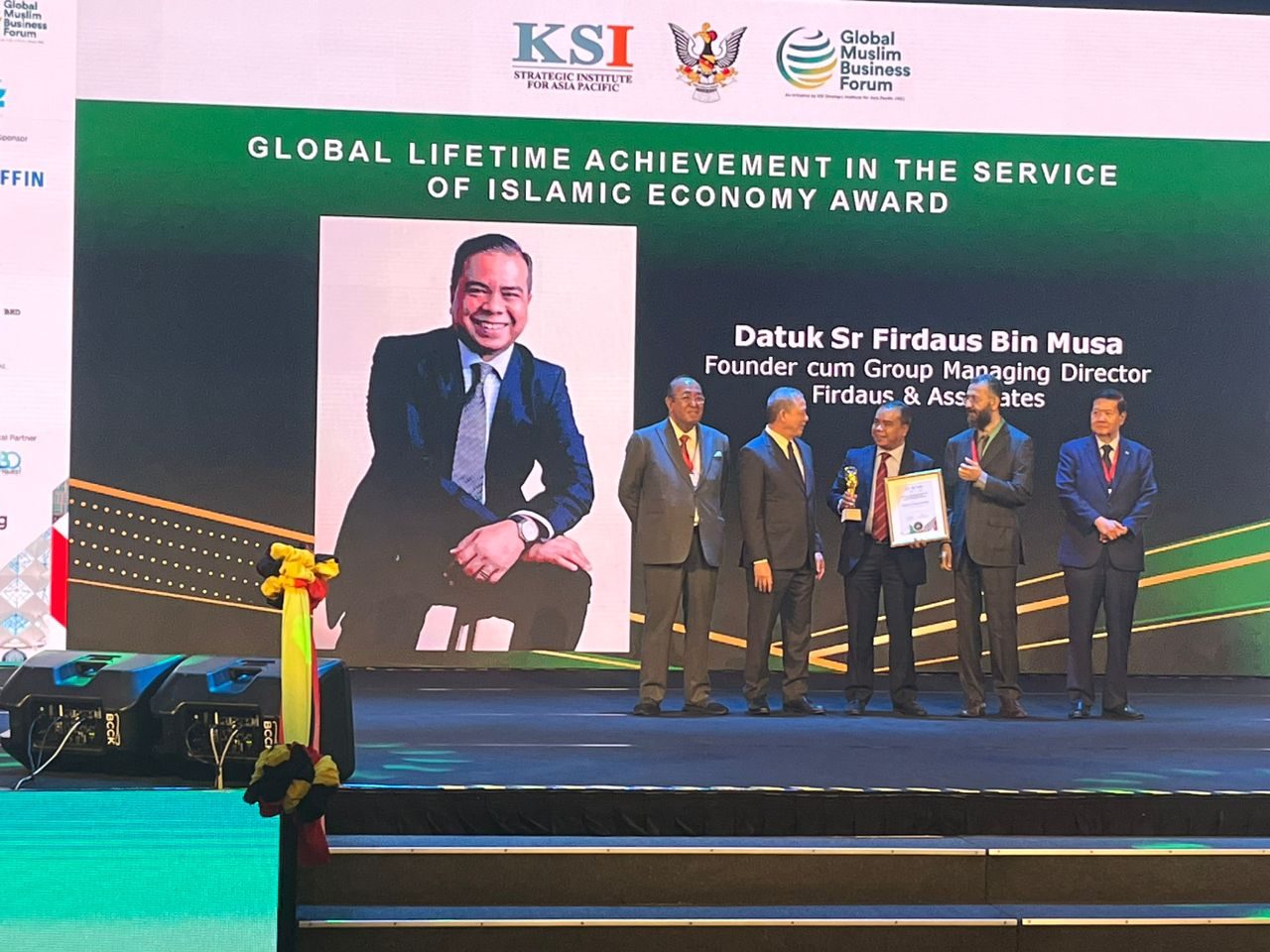 Global Lifetime Achievement in the service of Islamic Economy Award to our Group Managing Director