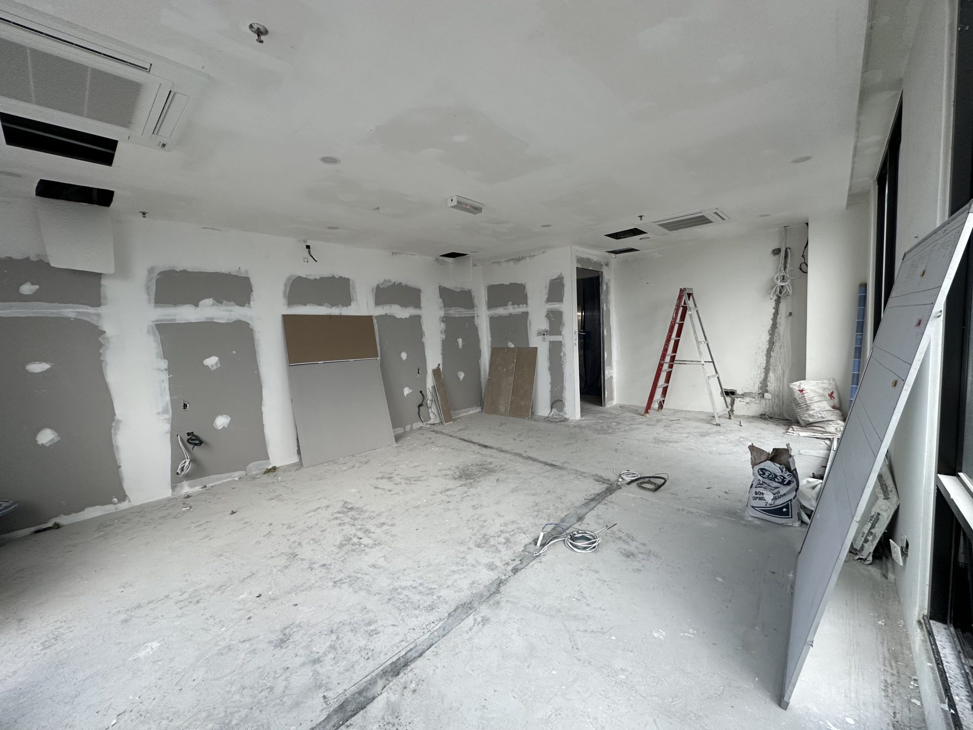 Works on the new admin and executive chairman’s room